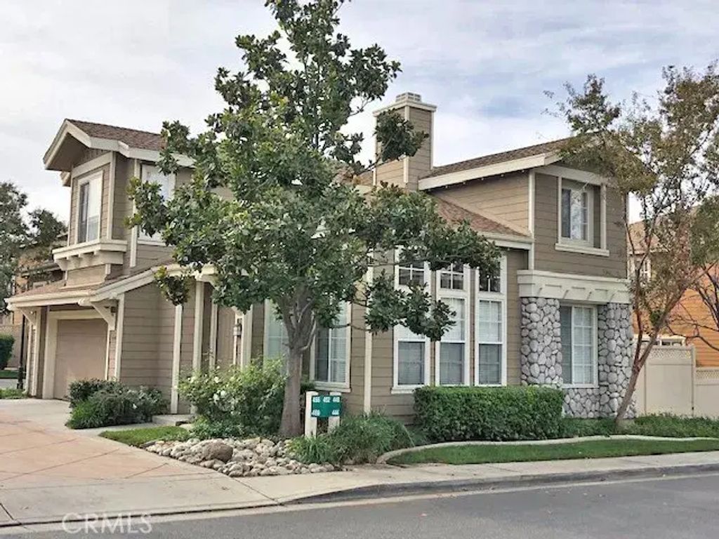 444 Middlebury Court, Claremont