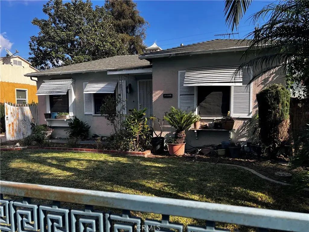 10130 Mallison, South Gate