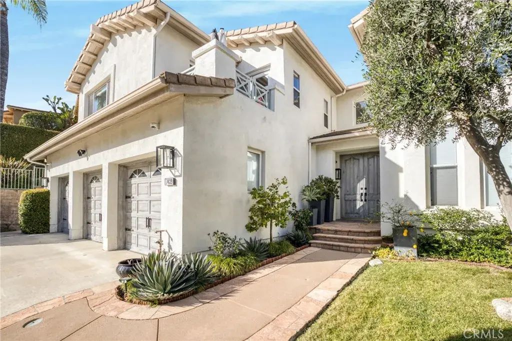 7439 Dorie Drive, West Hills