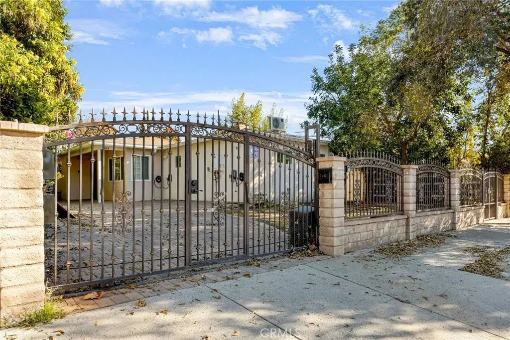 7046 White Oak A, Van Nuys