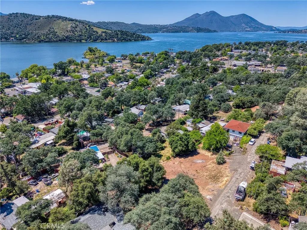 4681 W 40th, Clearlake