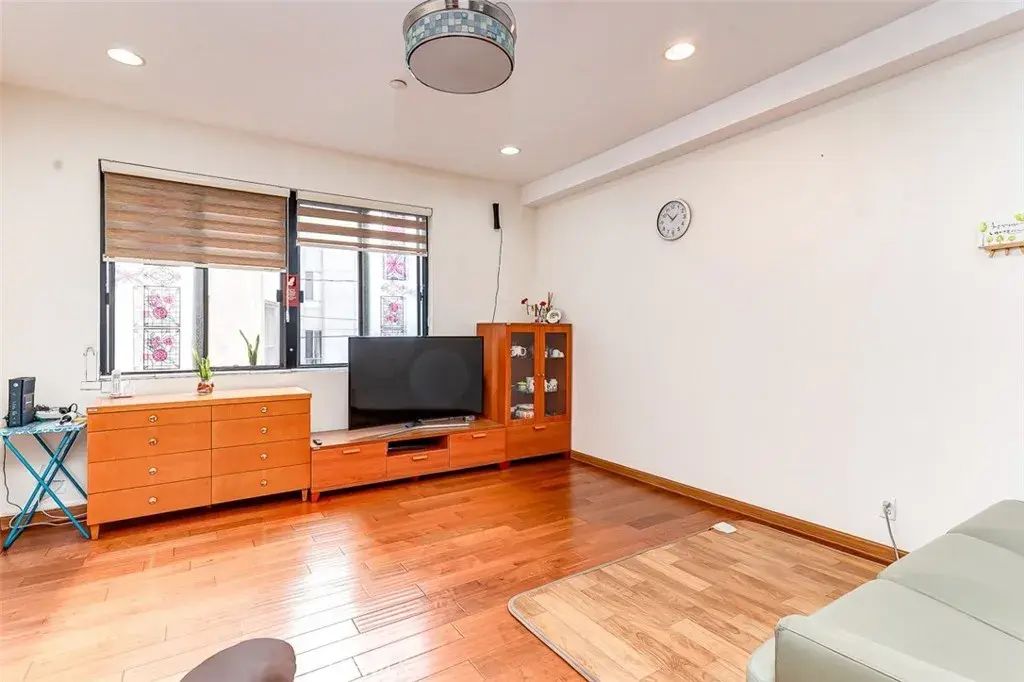 533 S St Andrews Place 104, Los Angeles