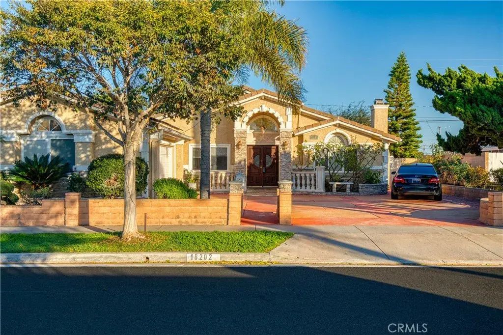 18202 Beach Boulevard, Huntington Beach