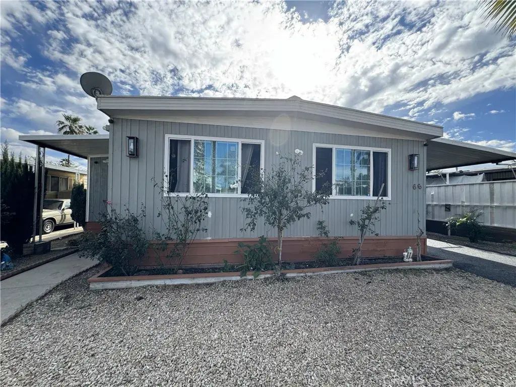 1025 S Riverside 66, Rialto