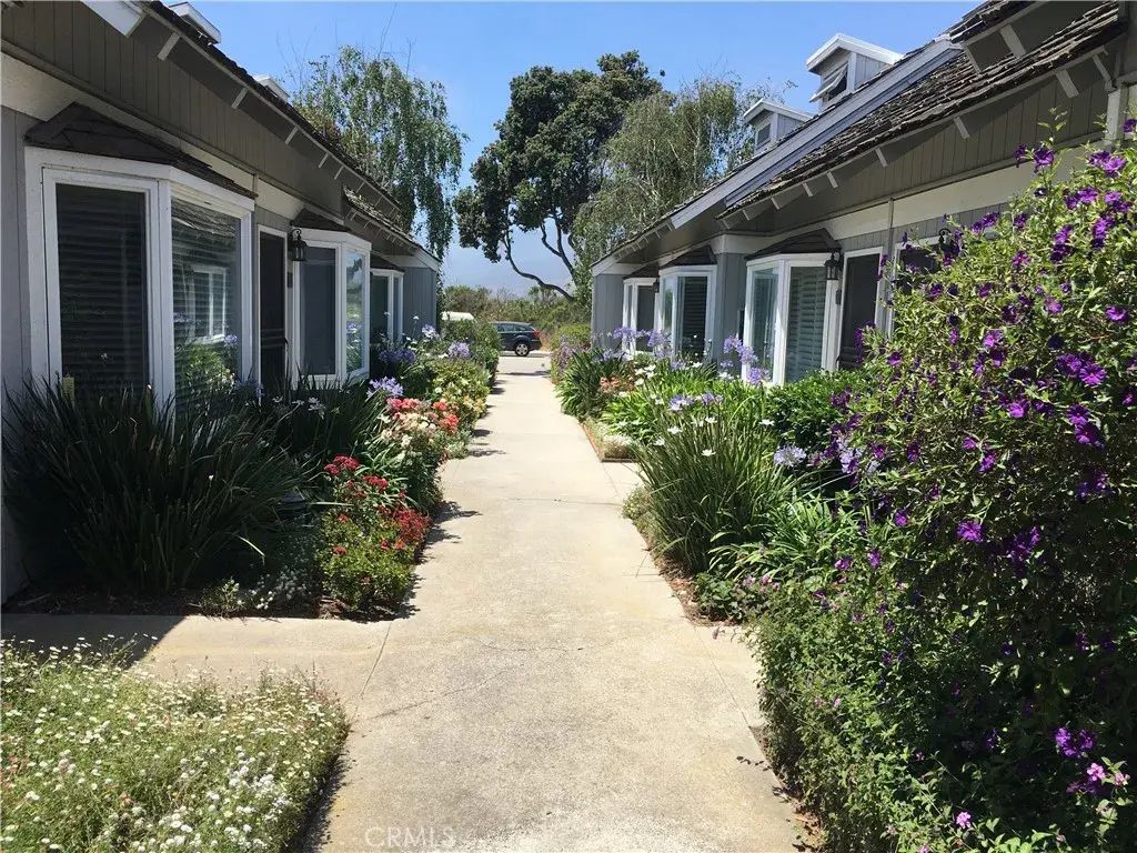 130 Ash 8, Carpinteria