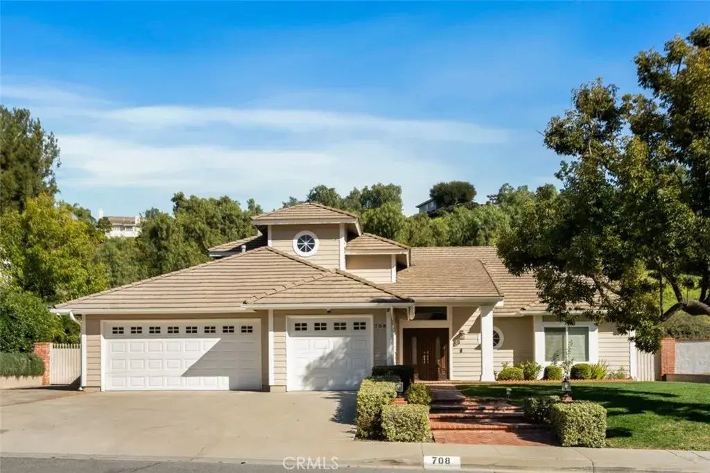 708 Silver Valley, Walnut