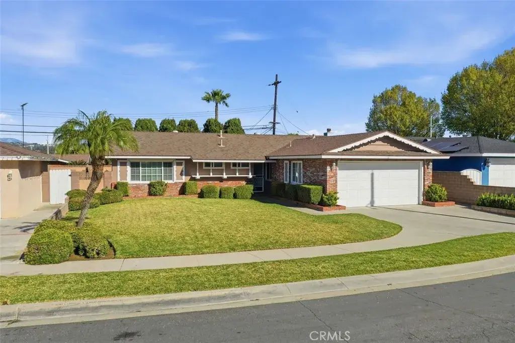 11709 Pounds Avenue, Whittier