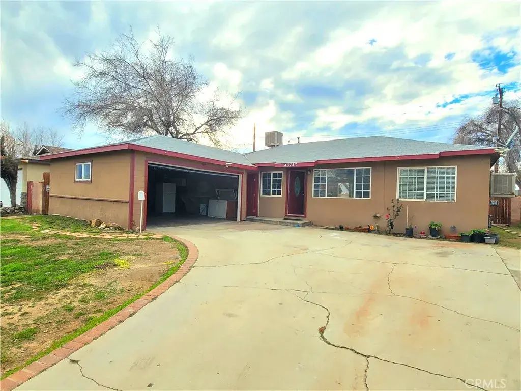 43733 Adler Ave, Lancaster