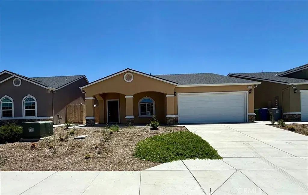 1124 E Orange Street, Avenal