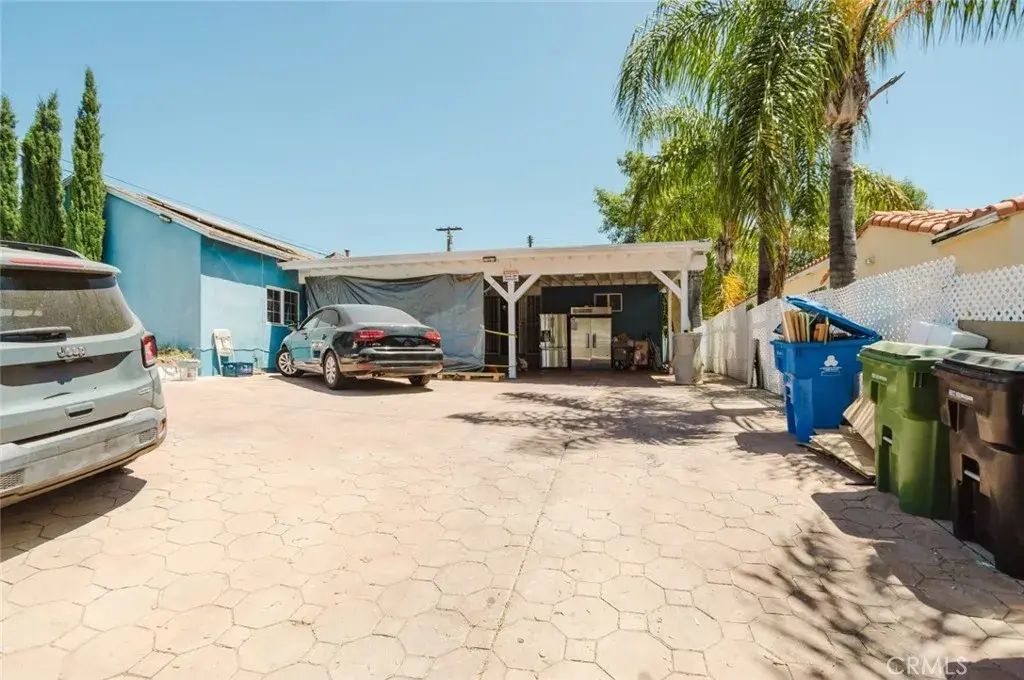 11338 Dronfield Avenue, Pacoima