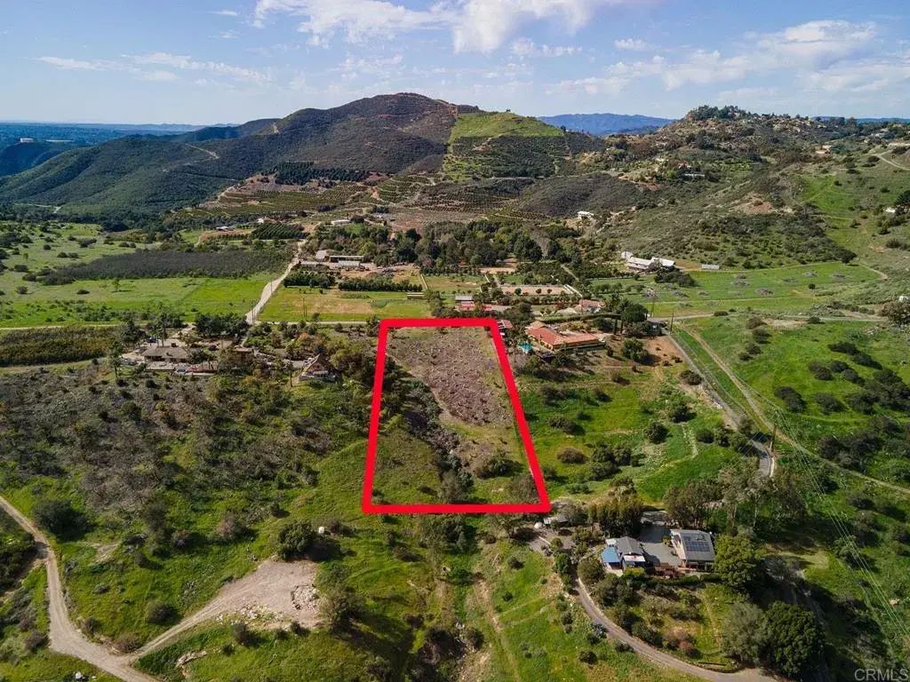 Rainbow Crest, Fallbrook