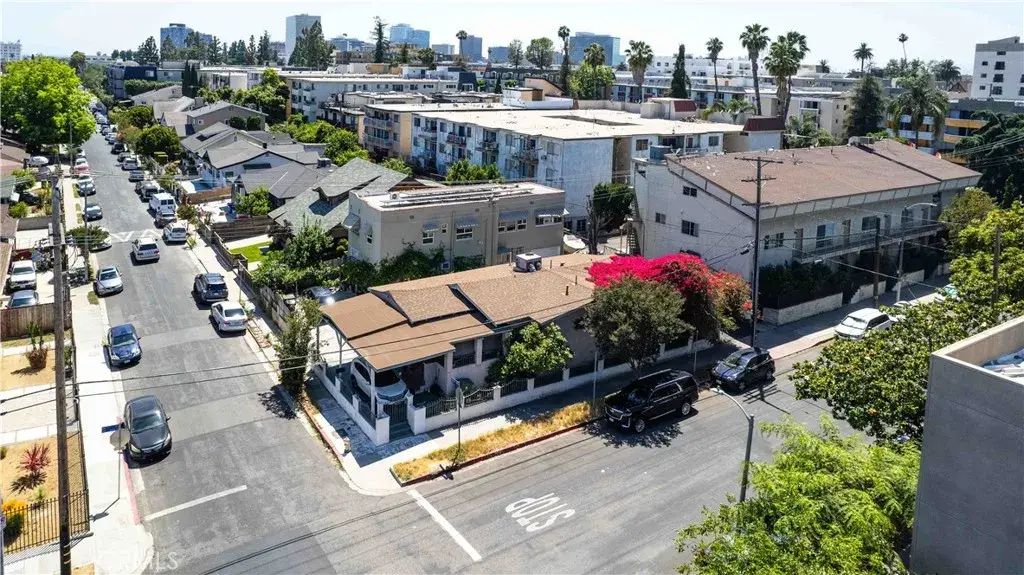 201 S Benton, Los Angeles