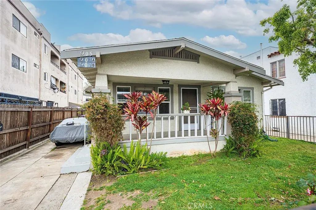 905 Gardenia, Long Beach