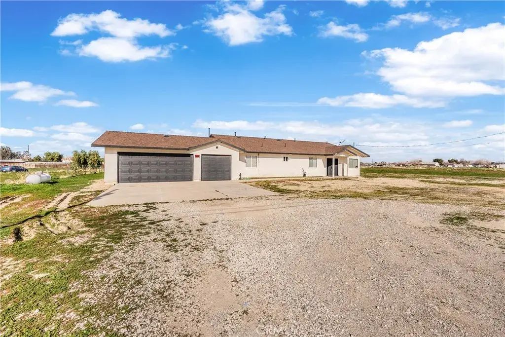 9249 East Ave R4, Littlerock