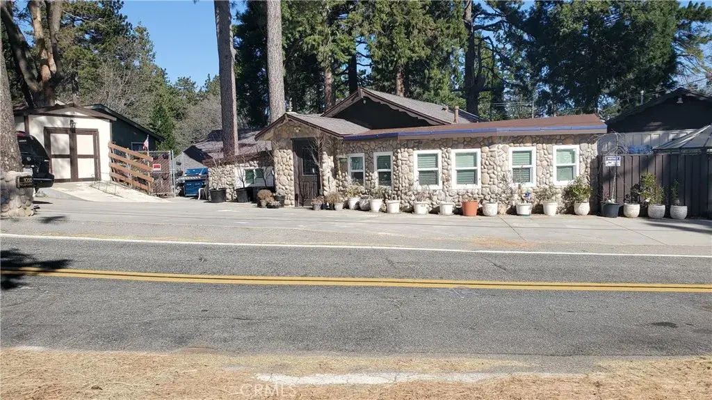 1055 Playground, Crestline