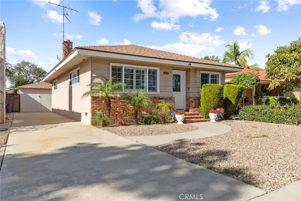10525 Washington Avenue, South Gate