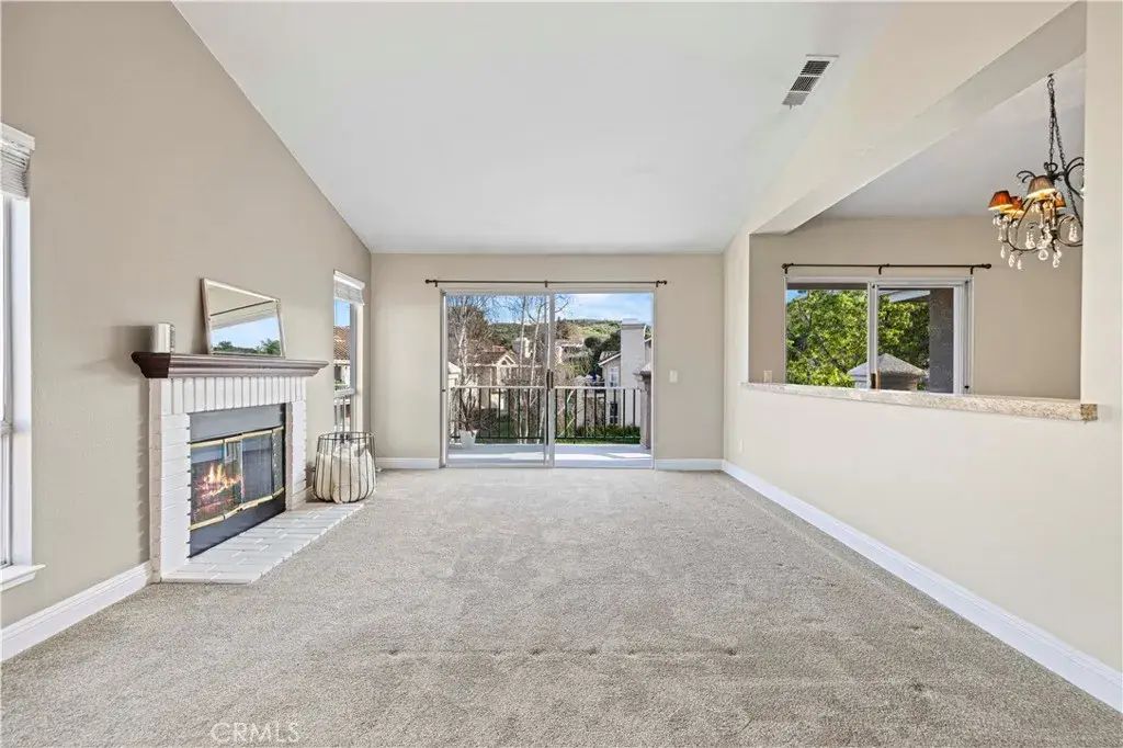 440 Huyler Lane C, Simi Valley