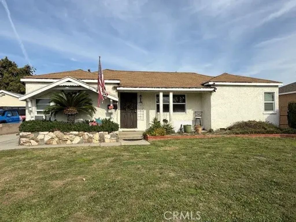 9327 Faywood, Bellflower