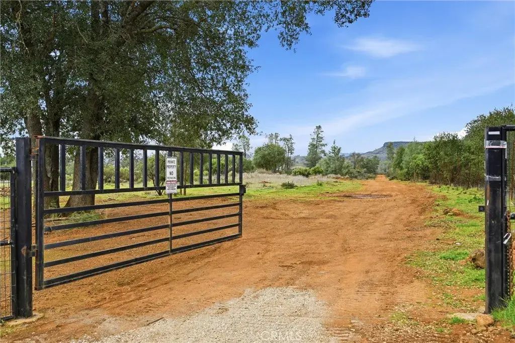 850 Old Long Valley, Clearlake Oaks