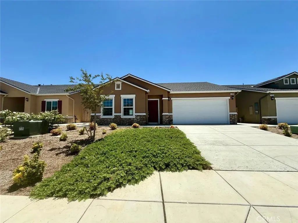 1204 E Orange Street, Avenal