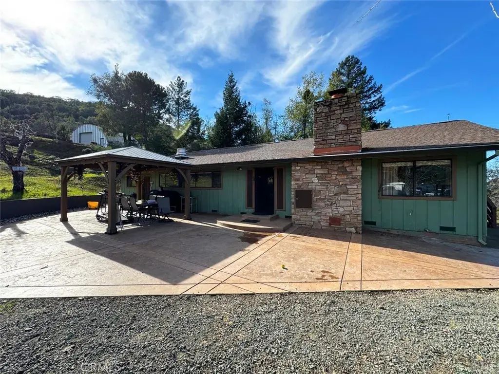 8411 Highway 175, Hopland