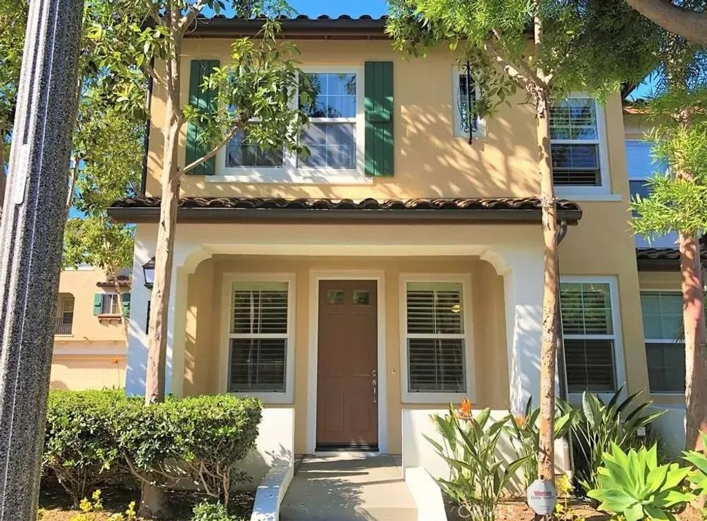 243 Dewdrop, Irvine