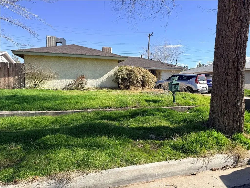 45408 Raysack Avenue, Lancaster