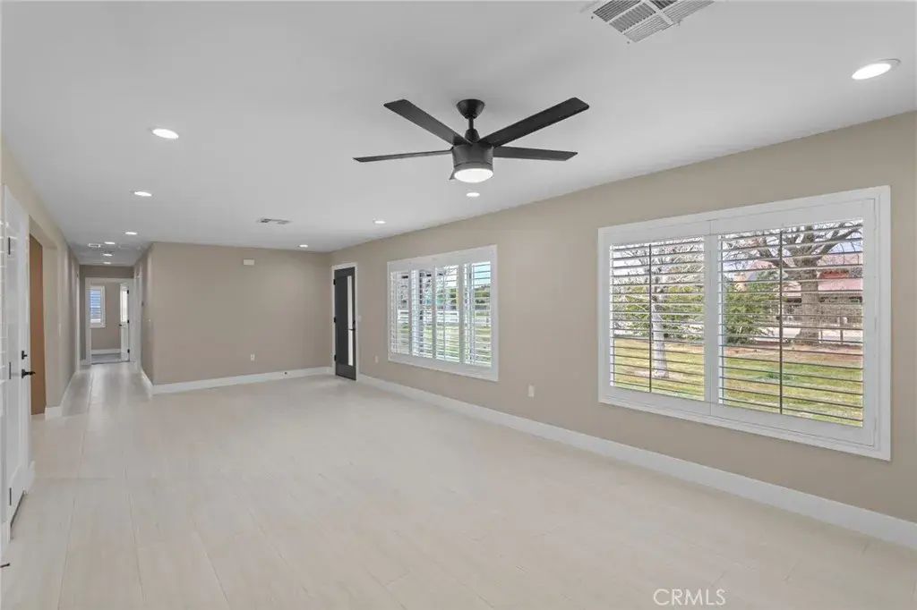 15591 El Centro, Hesperia