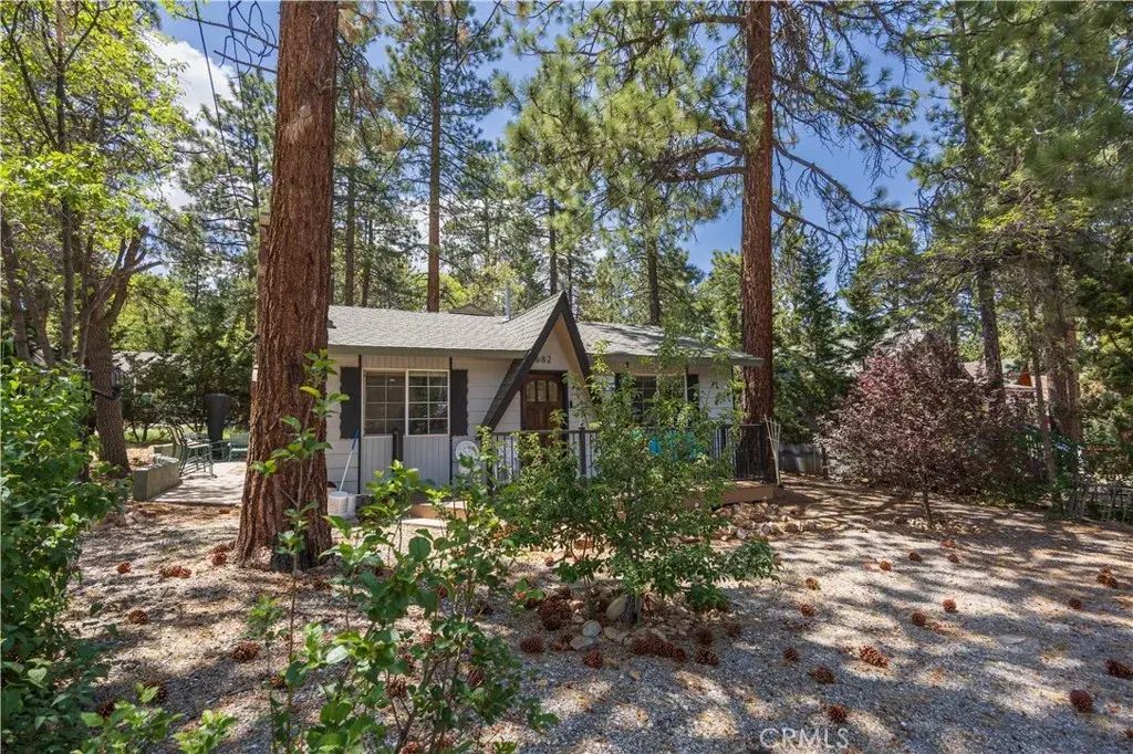 682 Maple Lane, Sugarloaf