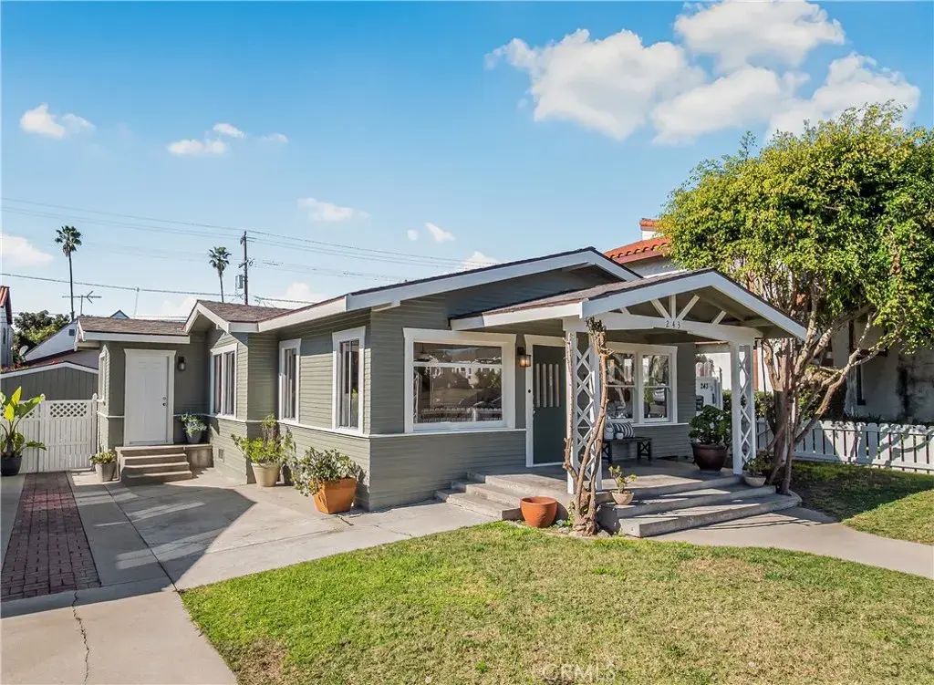 243 Ximeno Avenue, Long Beach