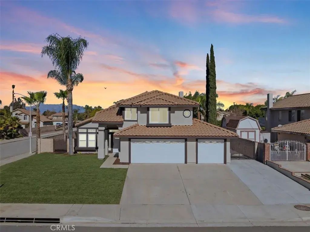 19202 Bergamont, Riverside