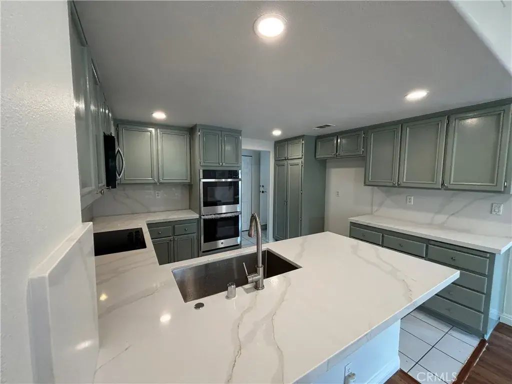 69 Giotto, Aliso Viejo