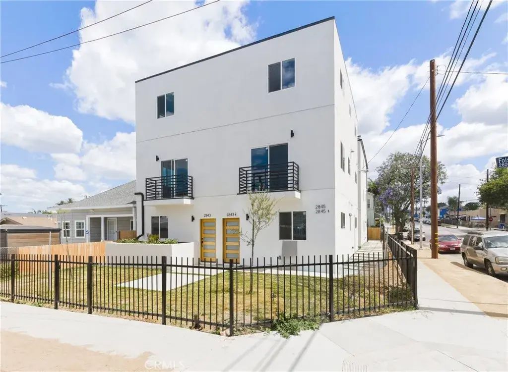 2843 Folsom, Los Angeles