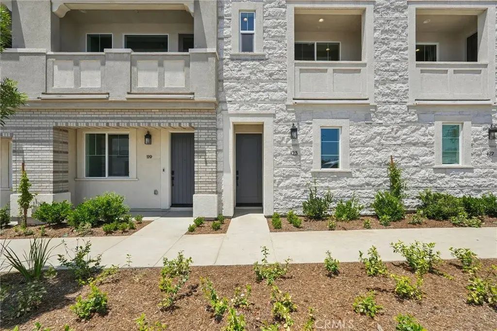 145 N First Avenue, Upland