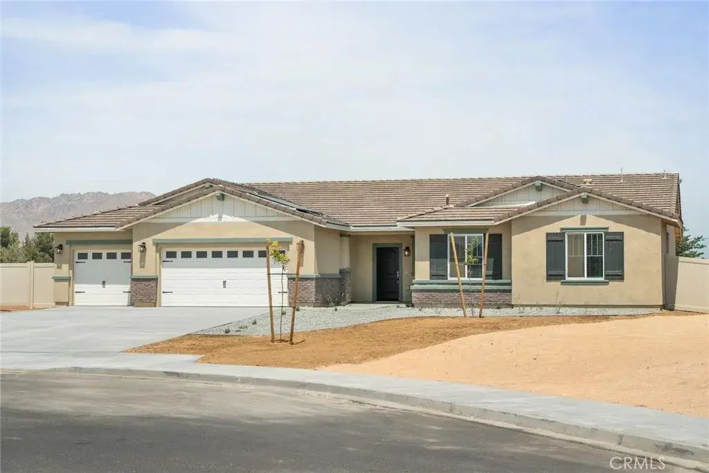 14563 Indigo, Apple Valley