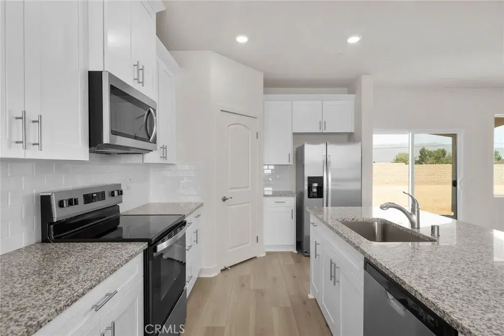 14574 Indigo, Apple Valley
