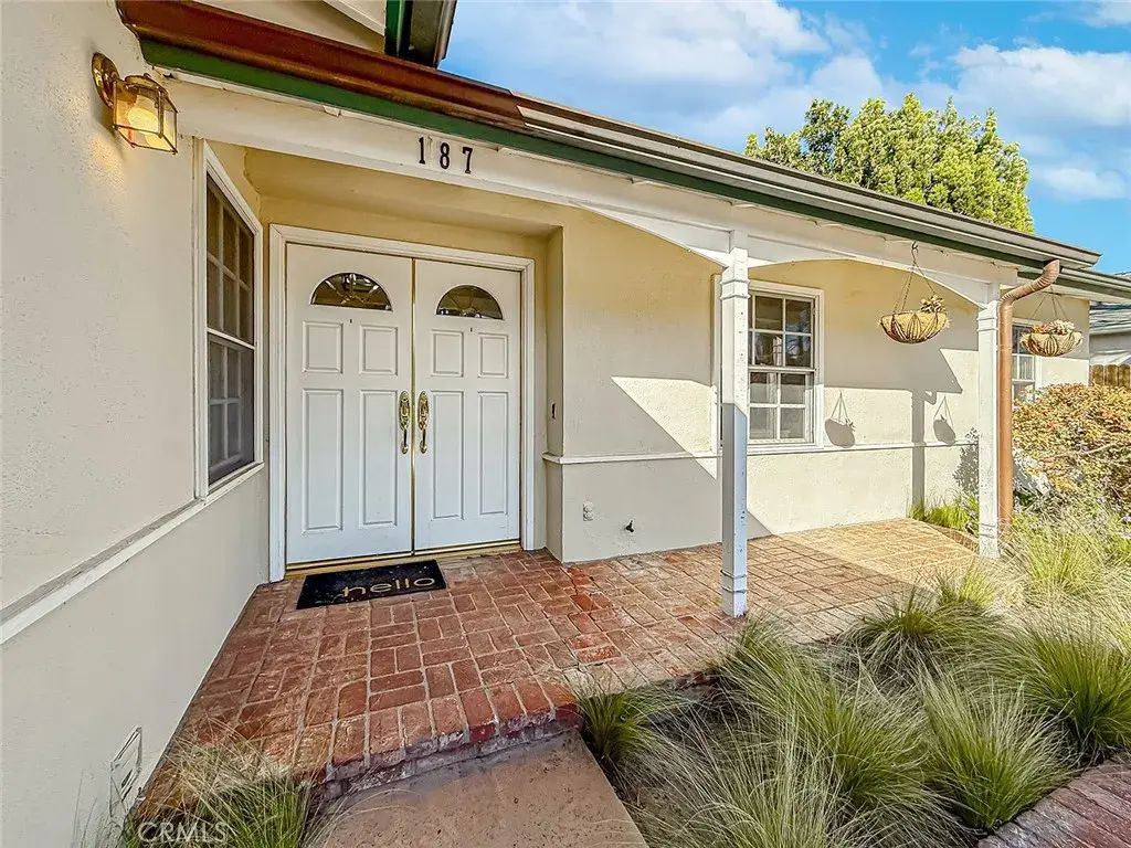 187 Tennyson, Thousand Oaks