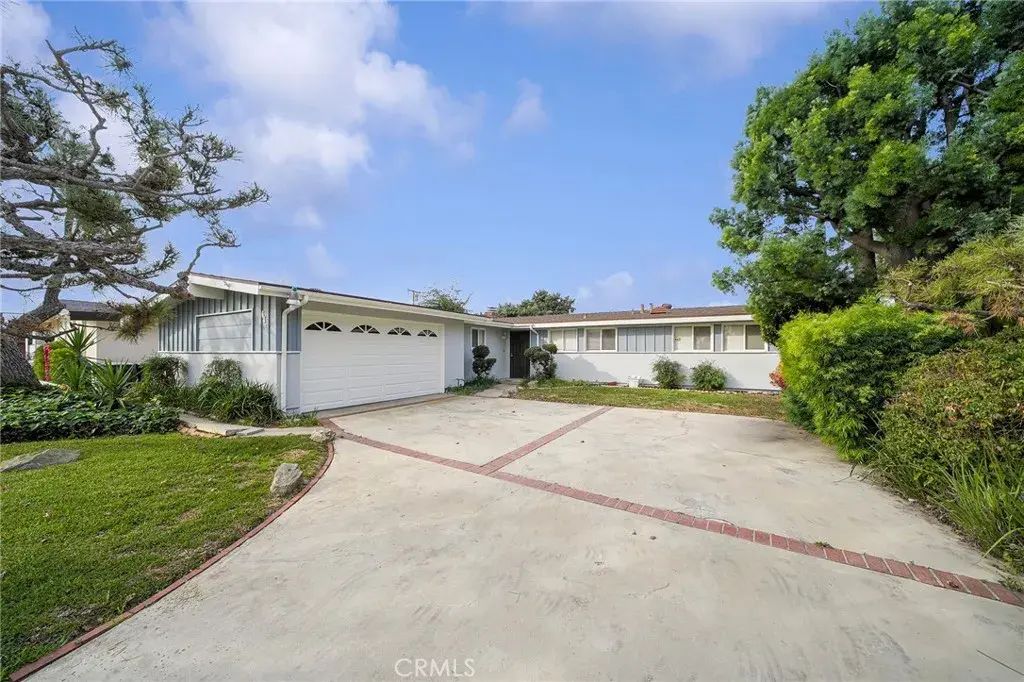 645 S Eastbury Avenue, Covina