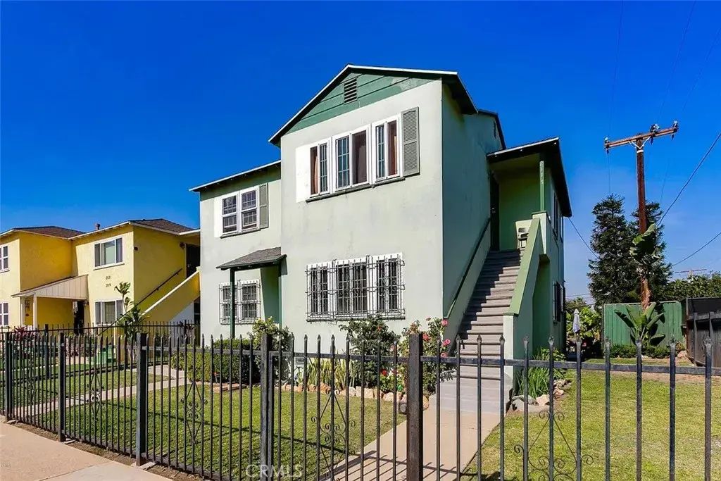 2115 W 102nd, Los Angeles
