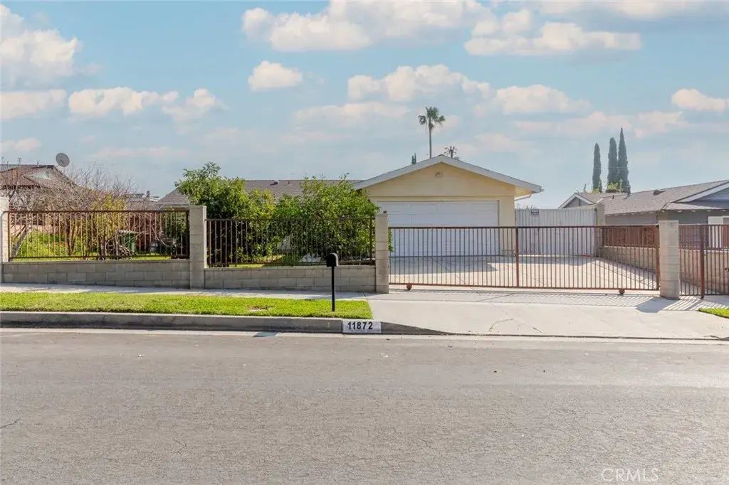 11872 Kathyann Street, Sylmar