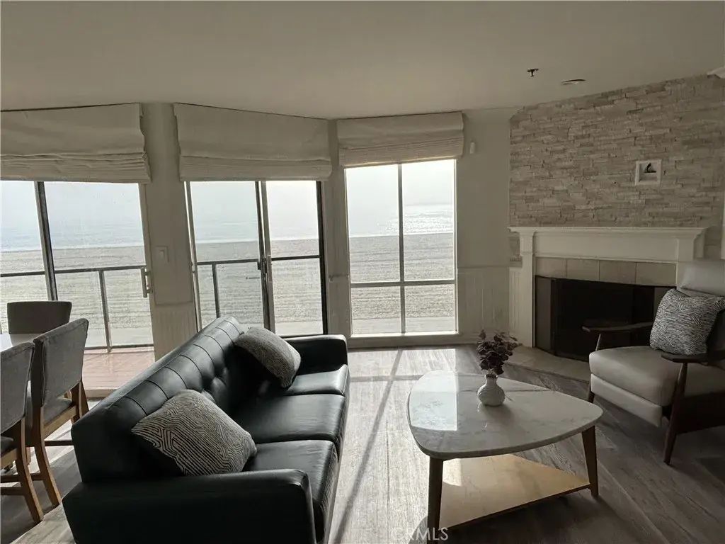 1230 E Ocean 303, Long Beach