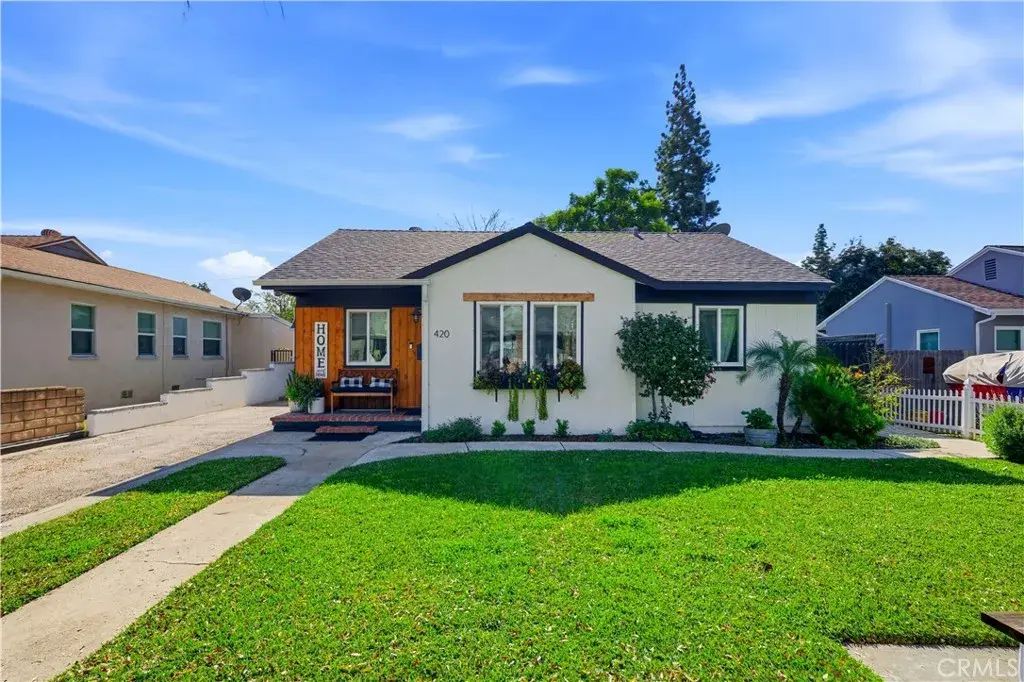 420 Montana Street, Monrovia