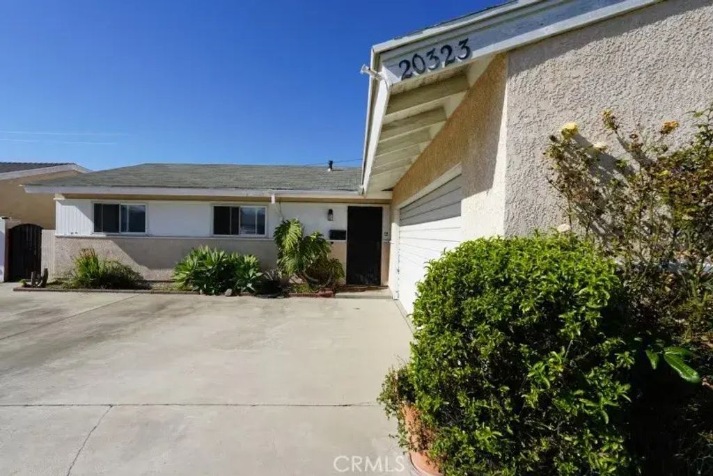 20323 Callaway Avenue, Lakewood