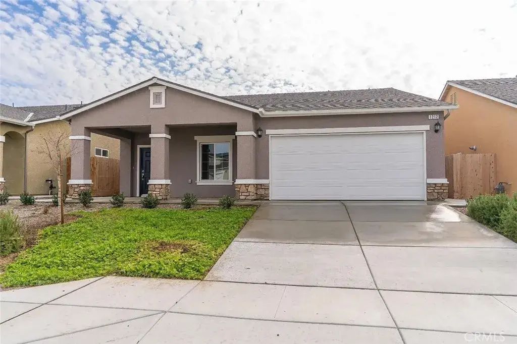 1212 Orange Street, Avenal