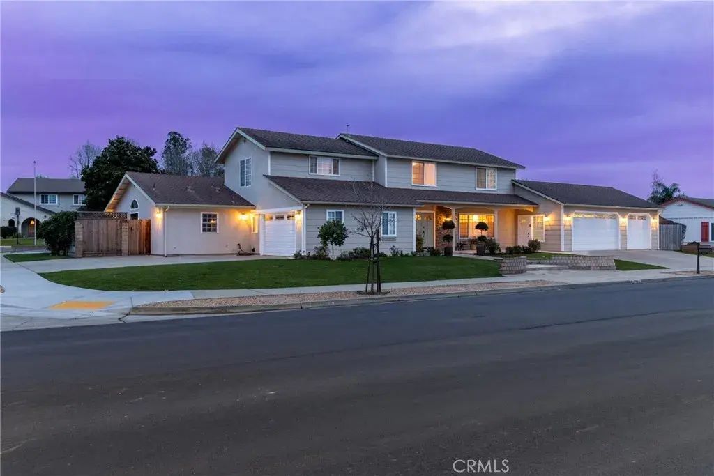 390 Meadowbrook, Santa Maria