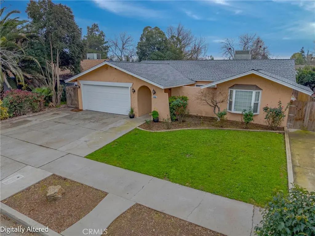 466 Columbia, Merced