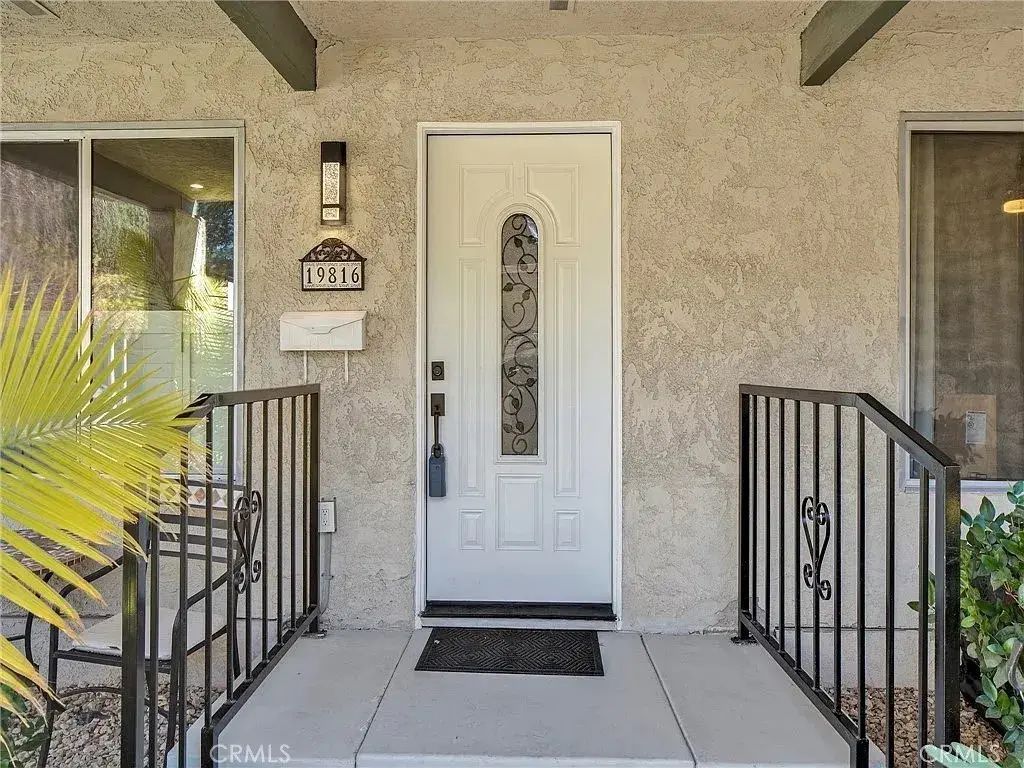 19816 Spanish Oak, Newhall