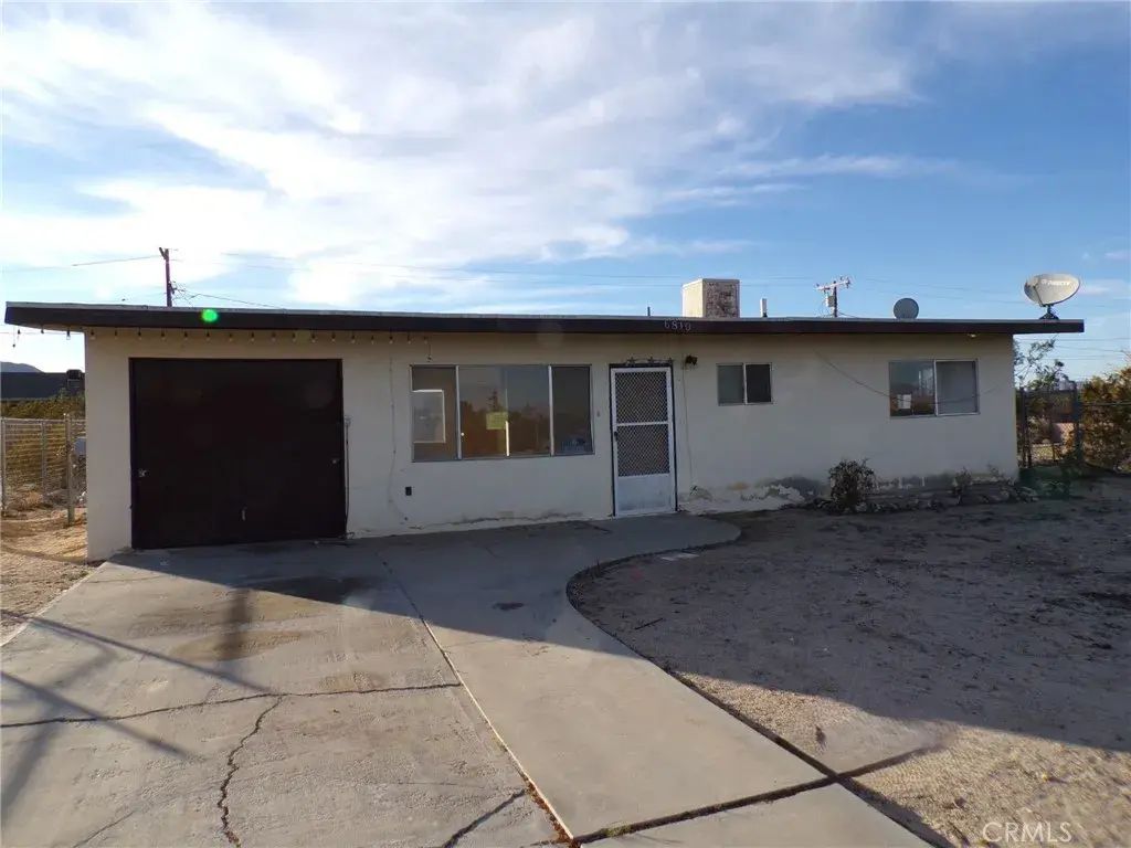 6810 Maude Adams, 29 Palms