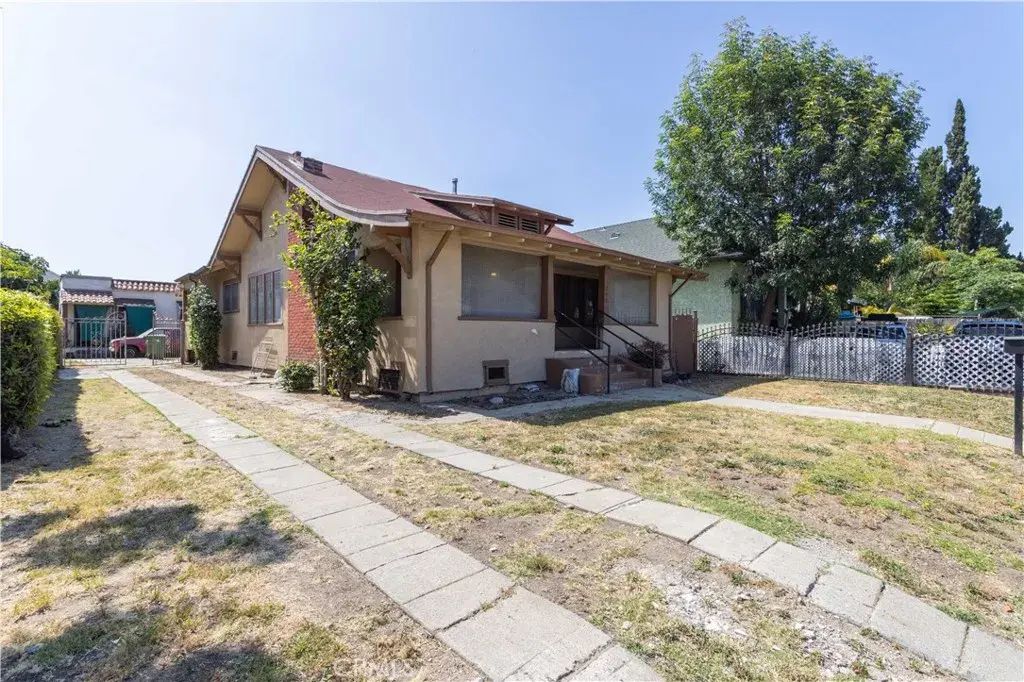 206 S Soto, Los Angeles