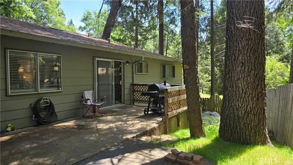 6286 Columbine Road, Magalia